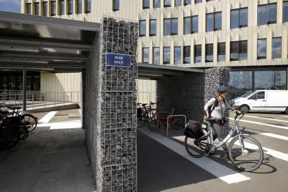 Open fietsenstalling met omgekeerde U - Batex Monnoyer